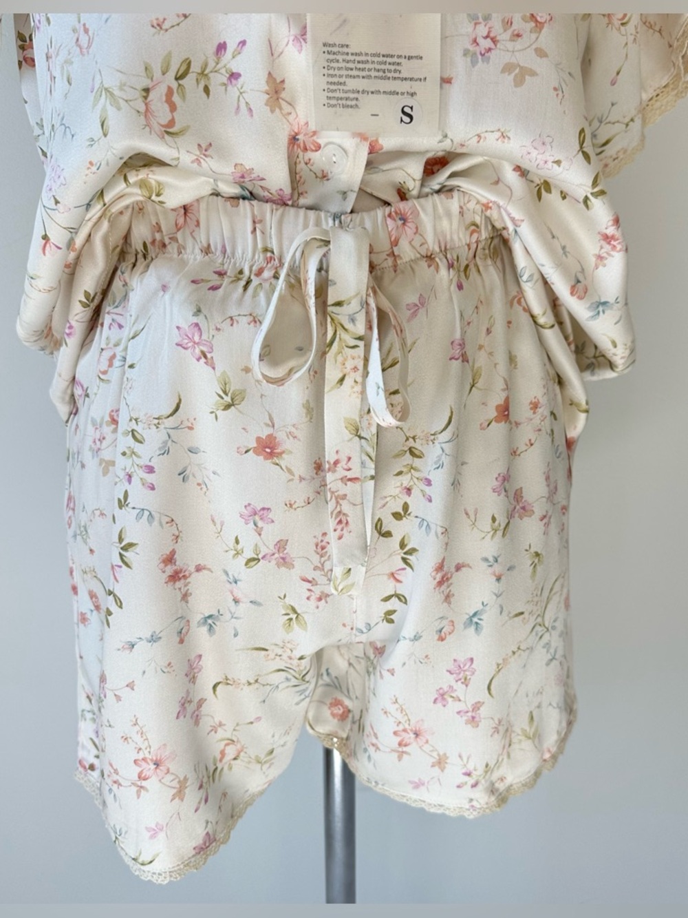 Cozyloungewear Cream Ecru Floral Shorts Pajama Set Cottagecore Cute Whimsy Gram - Picture 6 of 16